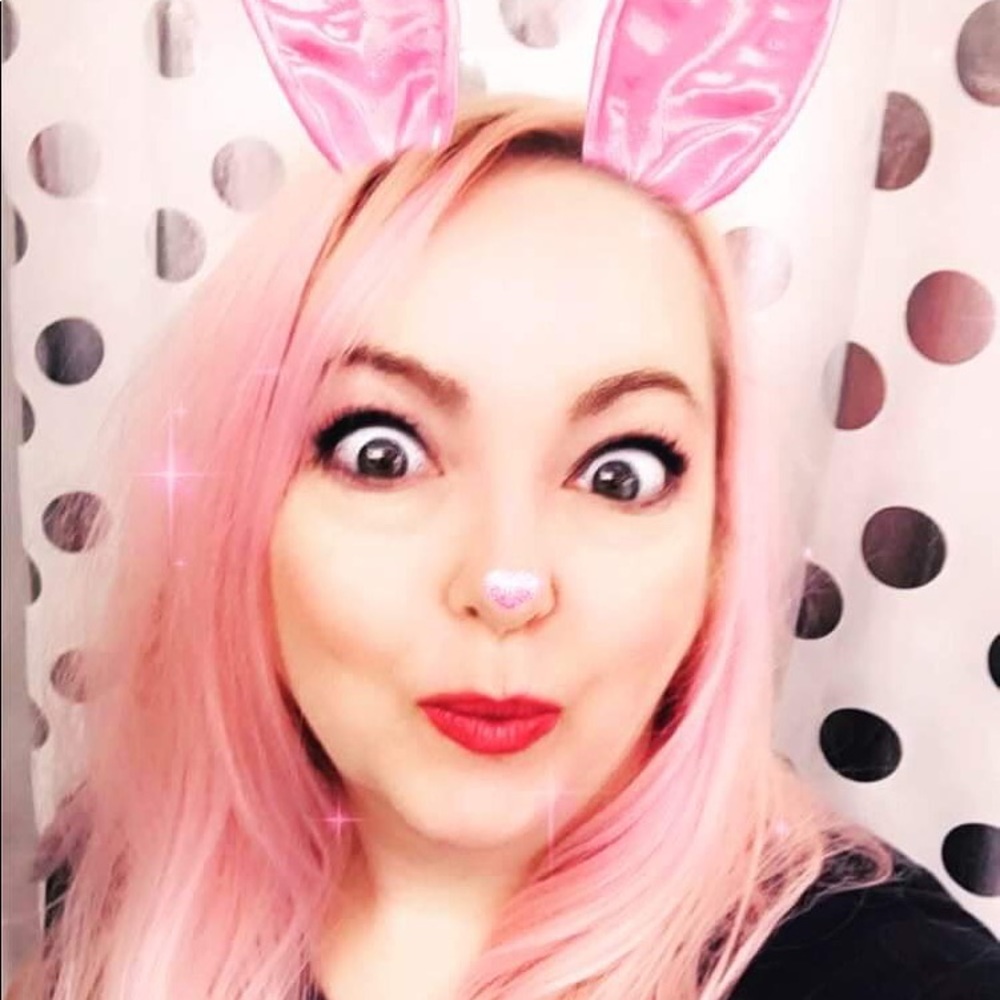 Welcome to my closet! I am PosherJennifer & Host of 222 Paranormal Podcast - Picture 6 of 12
